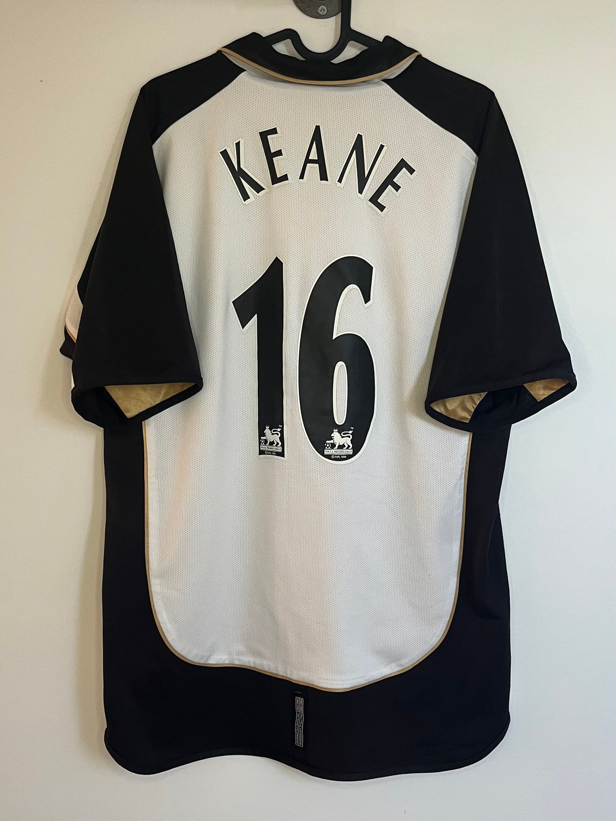 Roy Keane - Manchester United 2001/02 ude (L)