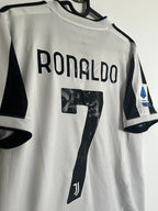 Cristiano Ronaldo - Juventus 2021/22 hjemme (M)