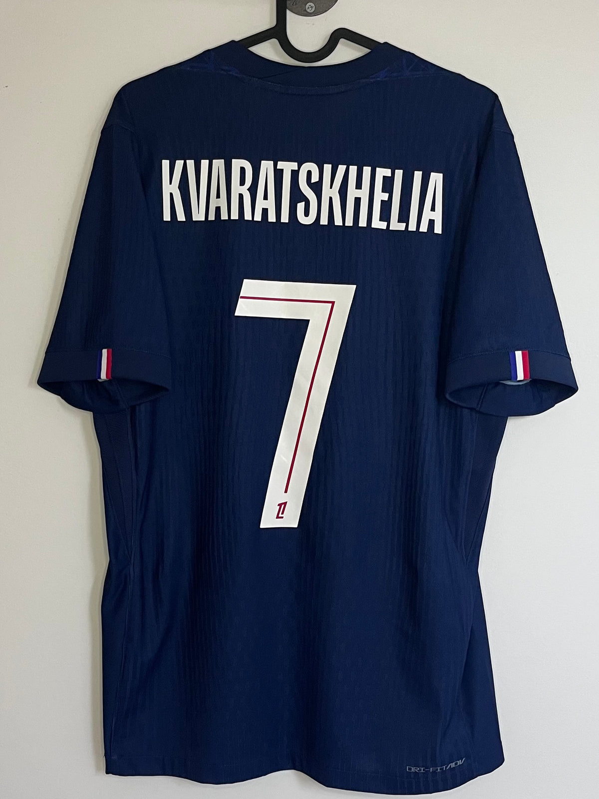 Kvaratskhelia - PSG 2025/26 authentic hjemme (M)
