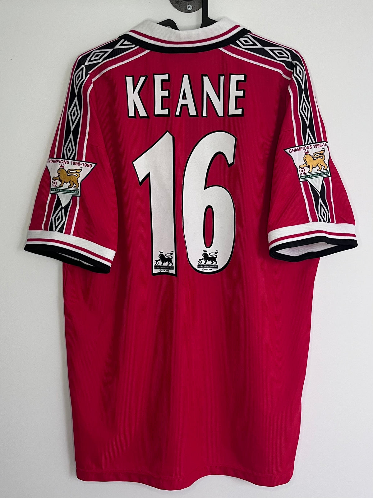Roy Keane - Manchester United 1998/00 hjemme (L)
